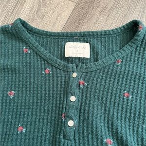 hollister waffle green top small